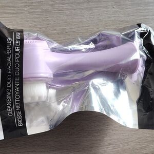 🆕Cleansing Duo Facial Brush - Purple NIP